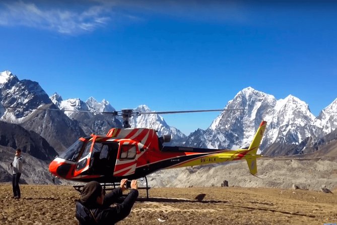 Everest Base Camp Helicopter Tour - From Kathmandu at 5:30 am to the mountain air