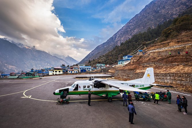 Everest Base Camp Luxury Lodge Trek - Thukla Pass and Lobuche memorials