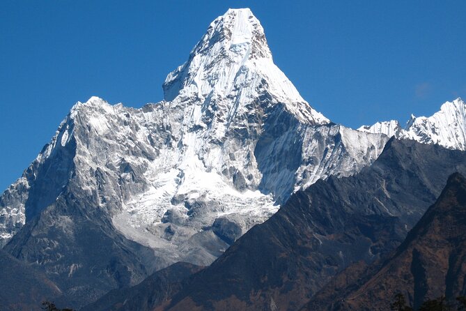 Everest base camp trek & Heli return - Day 1: Flying to Lukla and Walking to Phakding