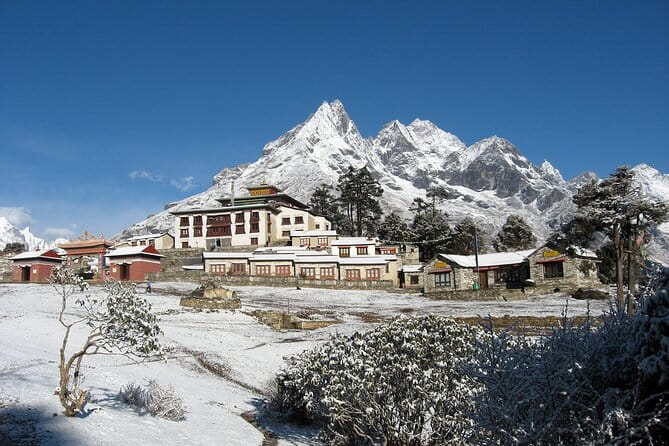 Everest Base Camp trek with Helicopter return 9 days - Day 3: Phakding to Namche Bazaar