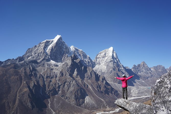 Everest Base Camp Trekking - Kala Patthar and the memorial hill