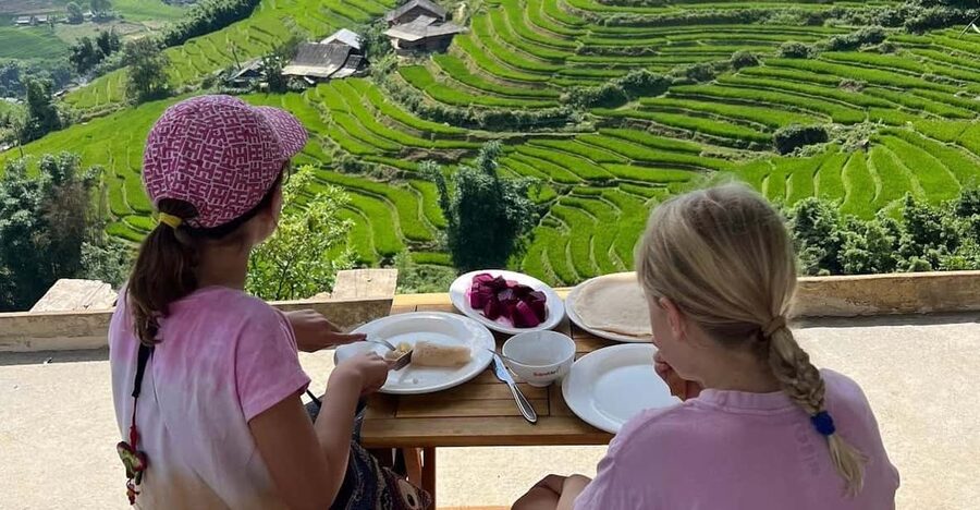 EXPLORE SAPA: 2D1N TREKKING & HMONG CULTURE WITH DINH - The walk to Ta Van and a family homestay