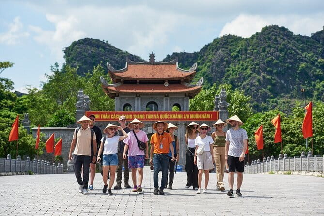 Fansipan Mountain, Cat Cat Village, Rice Terrace 2 Day Sapa Tour - Lao Chai and the Black H’mong setting