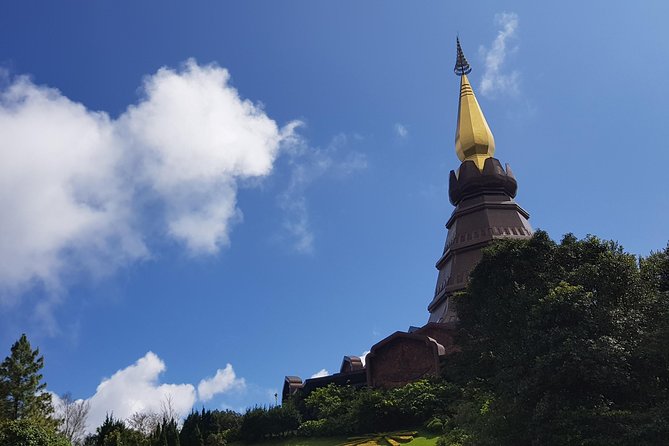Fantastic! Famous Doi Inthanon National park tour with 2hr trekking - Ban Mae Klang Luang and Karen village life