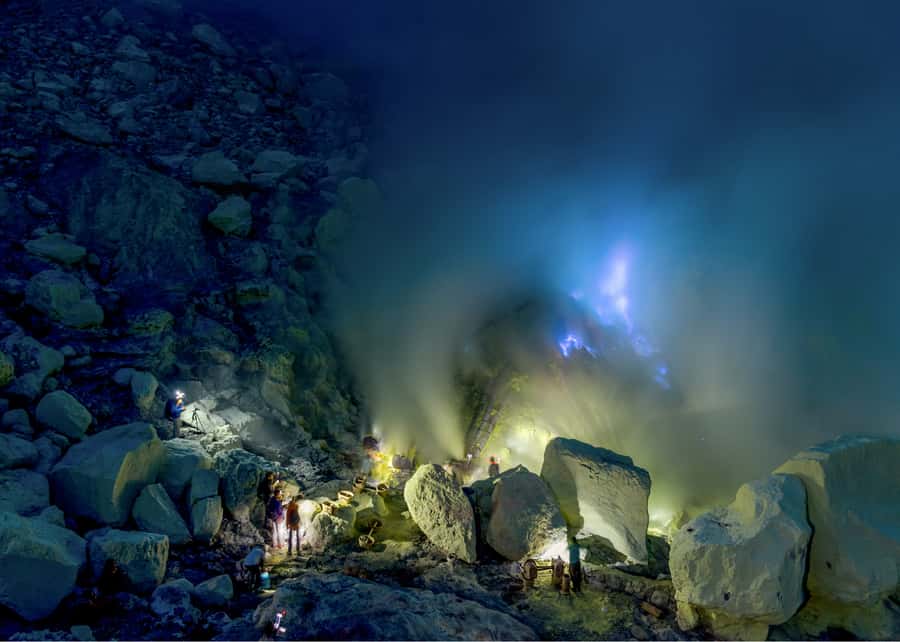 From Bali: Private Mount Ijen Crater Volcano Midnight Trek - Sunrise from the rim