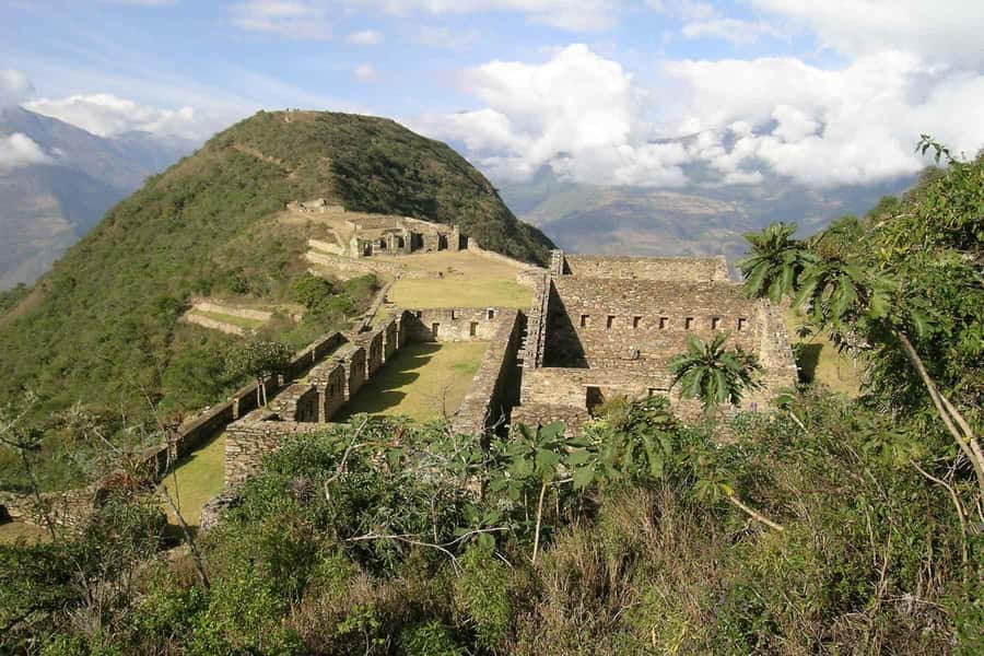 From Cusco: 4-Day Choquequirao Trek - All included - Day 1: Cusco to Cachora and down to Chiquisca