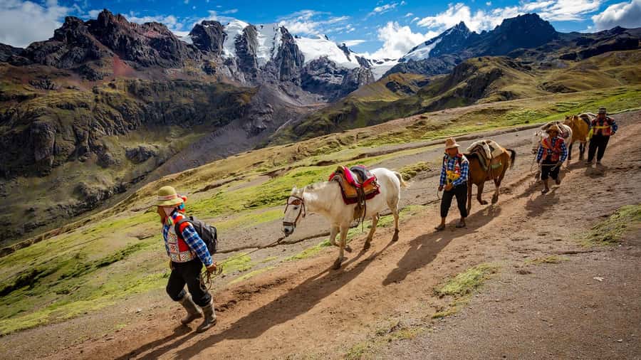 From Cusco: Rainbow Mountain Hike + Lunch - Breakfast in Cusipata after the first long ride