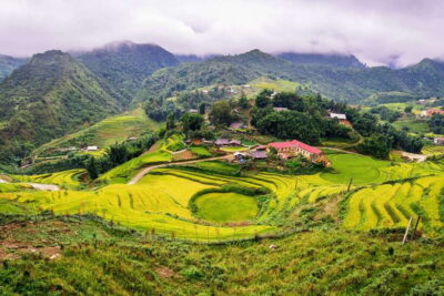 2-Day Sapa Trek Tour – Luxury Limousine Transfer