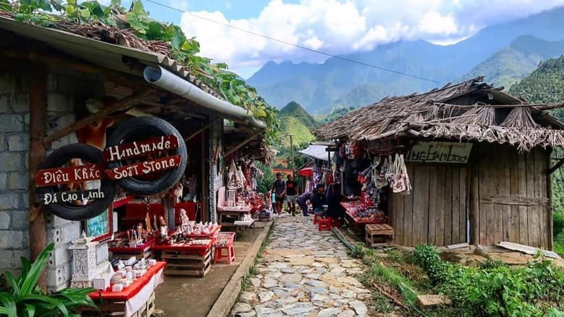 From Hanoi: 2-Days Sapa Trek Lao Chai/Cat Cat, Fansipan Peak - The sleeper bus from Hanoi to Sapa