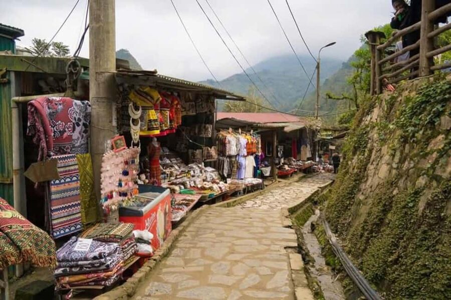 From Hanoi: 2-Days Sapa Trekking Tour Lao Chai and Cat Cat - Lao Chai to Ta Van, the main trek