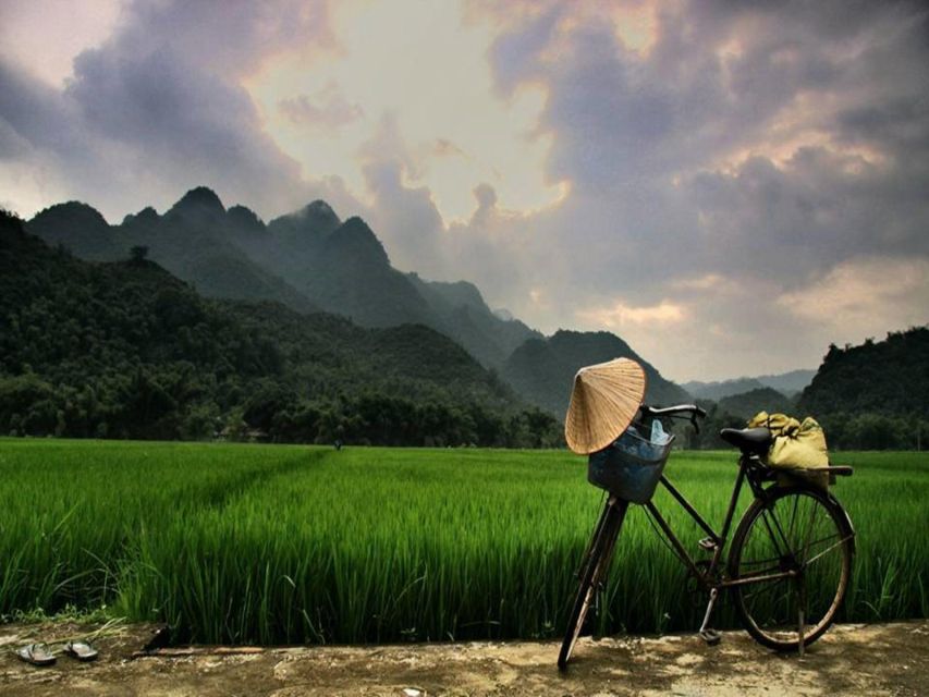 From Hanoi: Mai Chau Valley & Hill Tribes 2-Day Trek Tour - Lunch in a local home