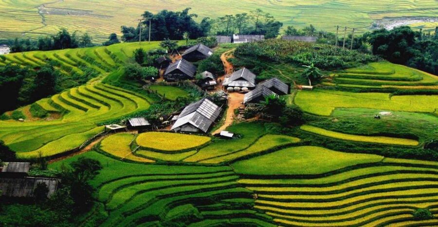 From Hanoi: Sapa 3-Day Medium Trek and Limousine Trip - Day two: the long walk through Muong Hoa Valley