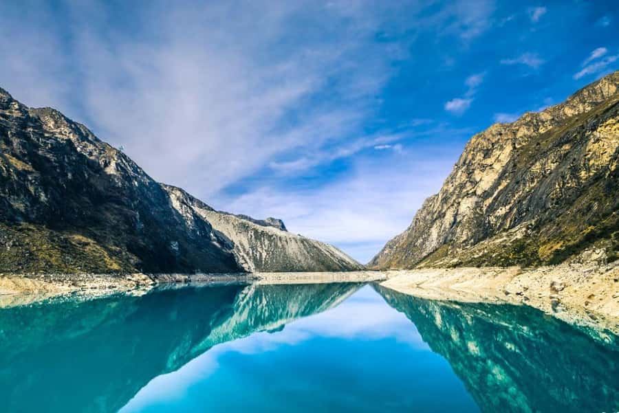 From Huaraz: Full-Day Trek to Parón Lagoon - The 8:00 am departure and the stop in Carhuaz