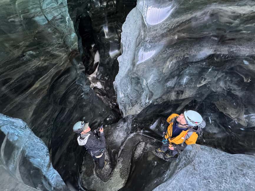 From Jökulsárlón: Vatnajökull Easy Level Glacier Hike - A guide-led lesson on a changing glacier