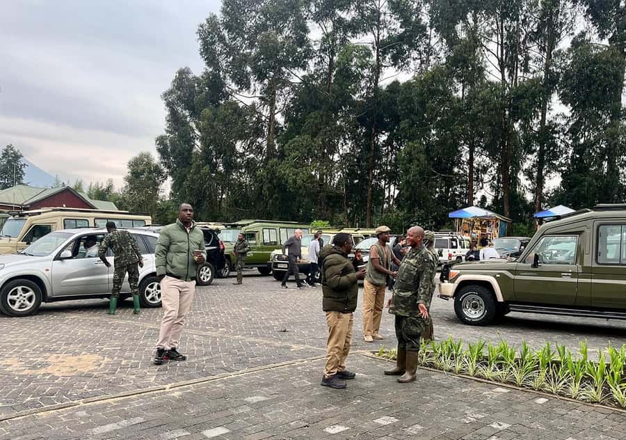 From Kigali: Bisoke Summit Trek, Crater Lake 1 Day Safari - What to bring and how to prepare