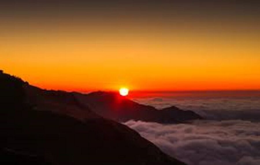 From Pokhara: 3 Day Amazing Ghandruk Poon Hill Trek - Day three: Poon Hill sunrise and the walk to Nayapoul