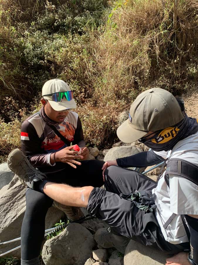 From Senaru: Mount Rinjani 2-Day Trek to Summit - Guides, group size, and personal pace