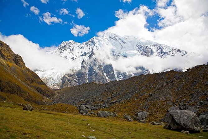 Full-Day Trek to Humantay Lake from Cusco with Guide - The 4:00am start and the road to Mollepata