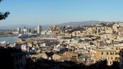 Genoa: Columbus Trail Urban Trekking with Wine & Local Tastings