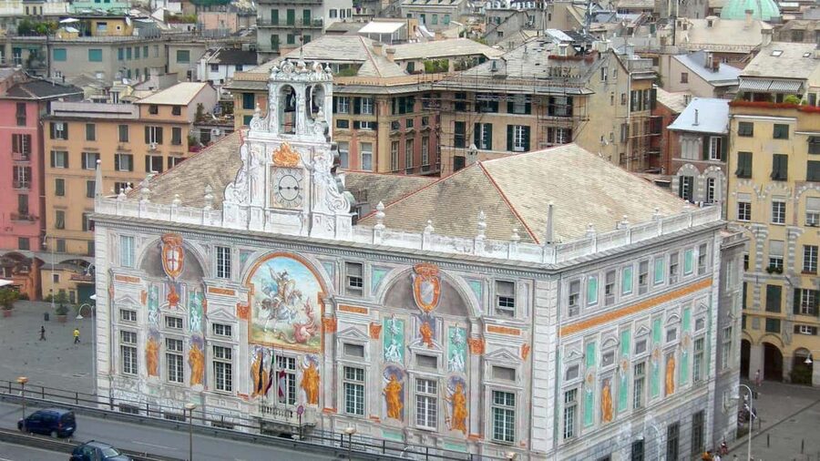 Genoa: Columbus Trail Urban Trekking with Wine & Local Tastings - Via del Campo and the climb to Castelletto