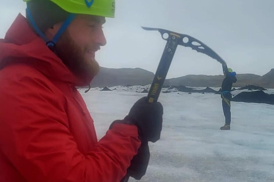 Glacier Hike Experience on Sólheimajökull - Meet on location - Who should book this glacier hike