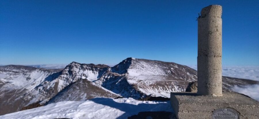 Granada: Sierra Nevada Veleta Peak Trek with Lunch - A guide-led climb with real flexibility