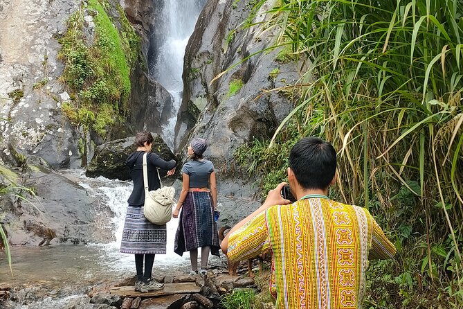 Half Day Private Trekking Mu Cang Chai_Morning or Afternoon - Walking into Mu Cang Chai’s working rice country