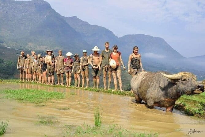 Hanoi: 3-Day Sapa Trek Secret Trails, Waterfall, Stay in Villages - What the guides add to the experience