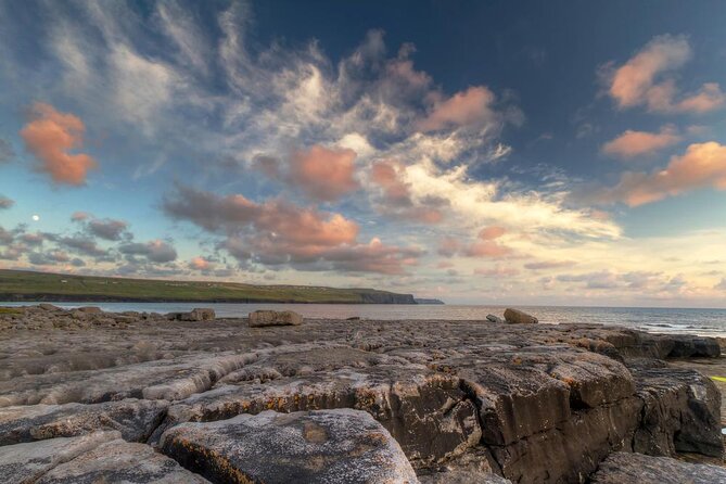 Horse riding - Dirt Trek Trail. Lisdoonvarna, Clare. Guided. 1 hour. - Key points at a glance