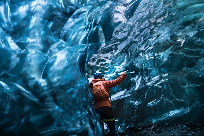 Ice Cave and Glacier Walk into Blue Glacier Canyon - Guides who shape the day