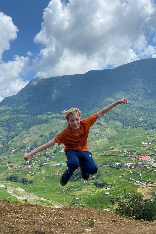 In Sapa: 1 Day Mountain Trek, Visit beautiful villages - The 9 a.m. start and meeting arrangements
