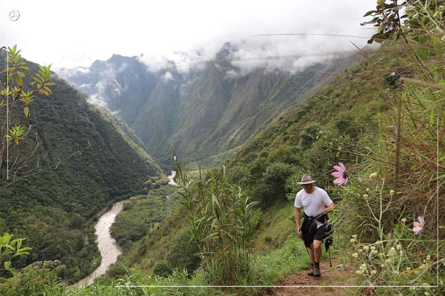 Inca Trail 2 days to Machu Picchu - Day one begins at Kilometer 104