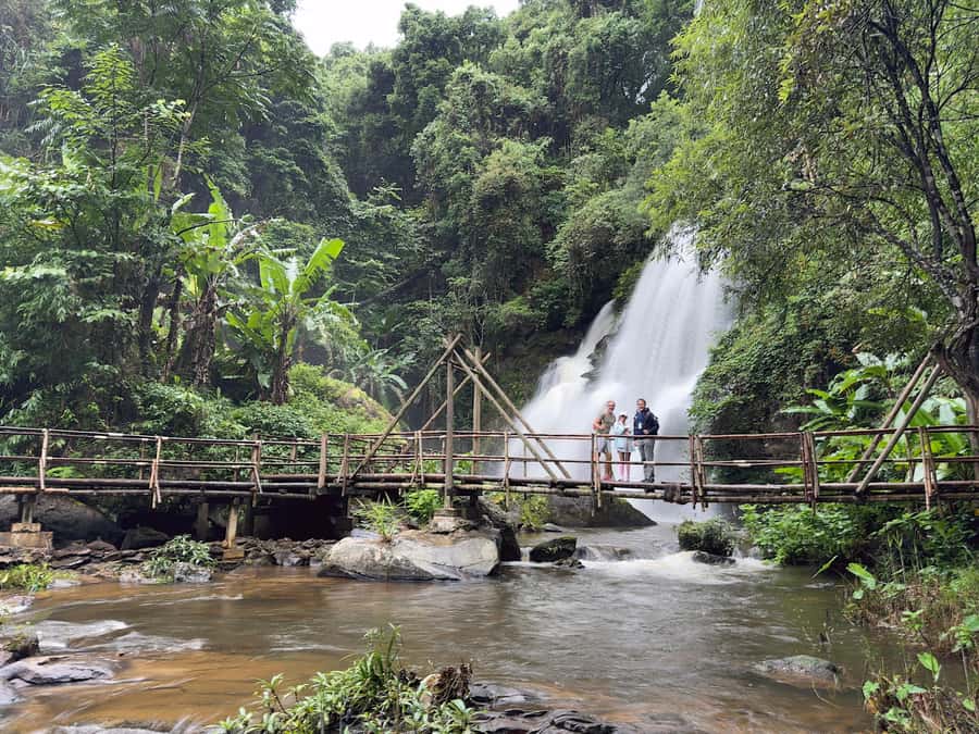 Inthanon national park, Trekking and Sightseeing in one day. - Wachirathan Waterfall starts the morning with force