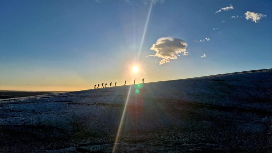 Jökulsárlón: Blue Ice Cave Tour and Glacier Walk - Returning across Vatnajökull