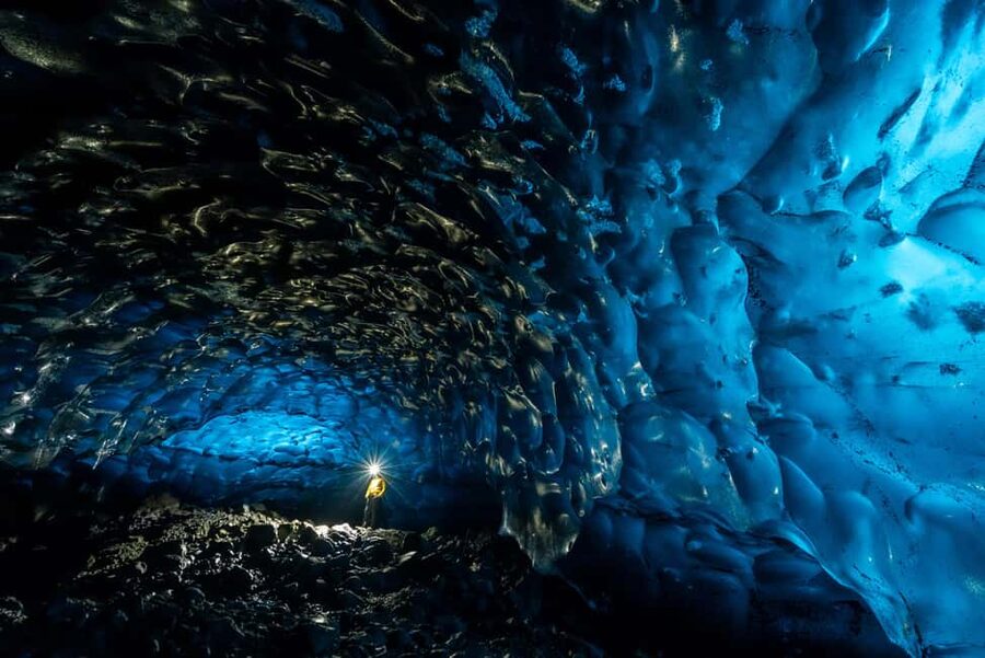 Jökulsárlón: Glacier Hike to a Remote Ice Cave - Getting ready for the four-hour glacier walk