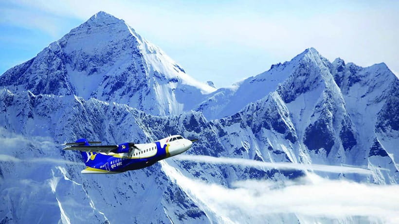 Kathmandu: 1-Hour Scenic Flight Over Mount Everest - Flying east toward the Everest region