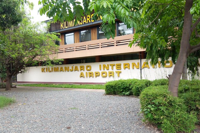 Kilimanjaro Airport taxi to/from Moshi town/Arusha town - Timing, comfort, and what the ride feels like
