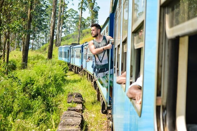 Knuckles Mountain Range Hiking and Trekking Day Tour From Kandy Hotels - Beginning the 22-kilometre Knuckles hike