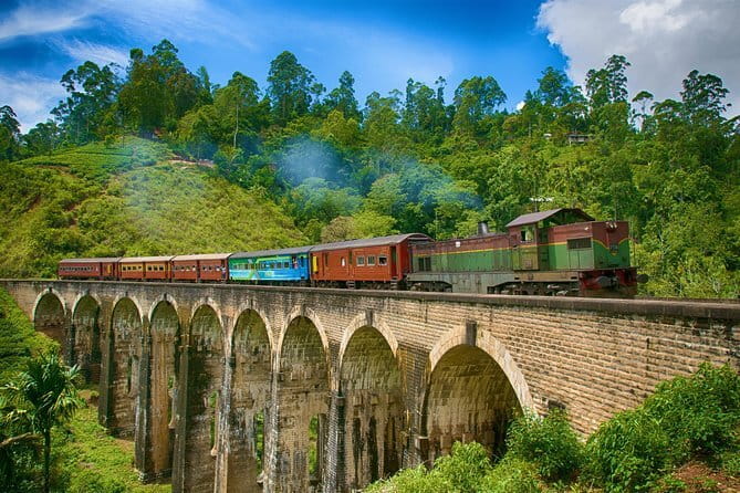 Knuckles Mountain Range Hiking and Trekking Day Tour From Kandy Hotels - Lunch, refreshments, and what to bring