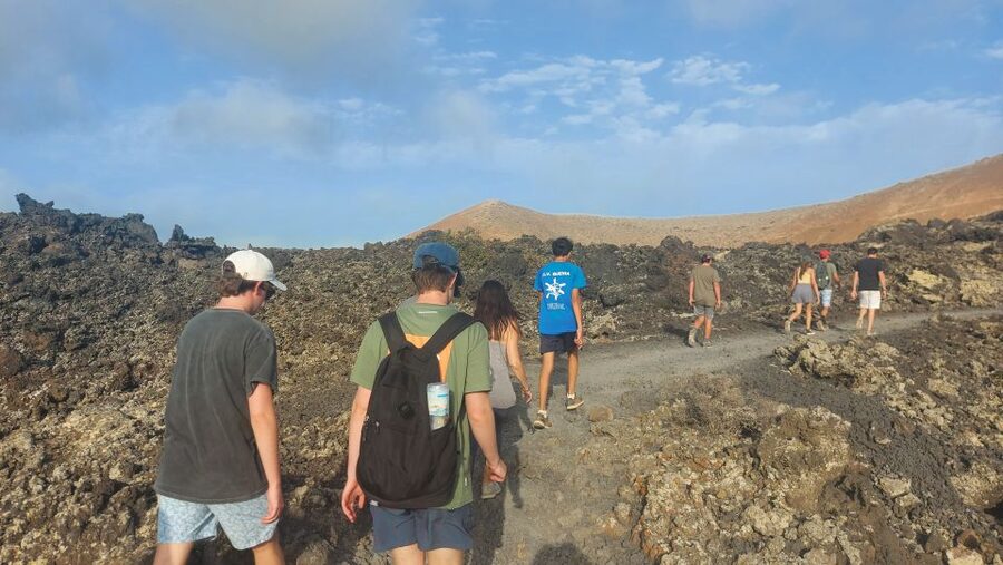 Lanzarote: Timanfaya Natural Park Trekking Tour - Reaching the crater and the Santa Catalina area