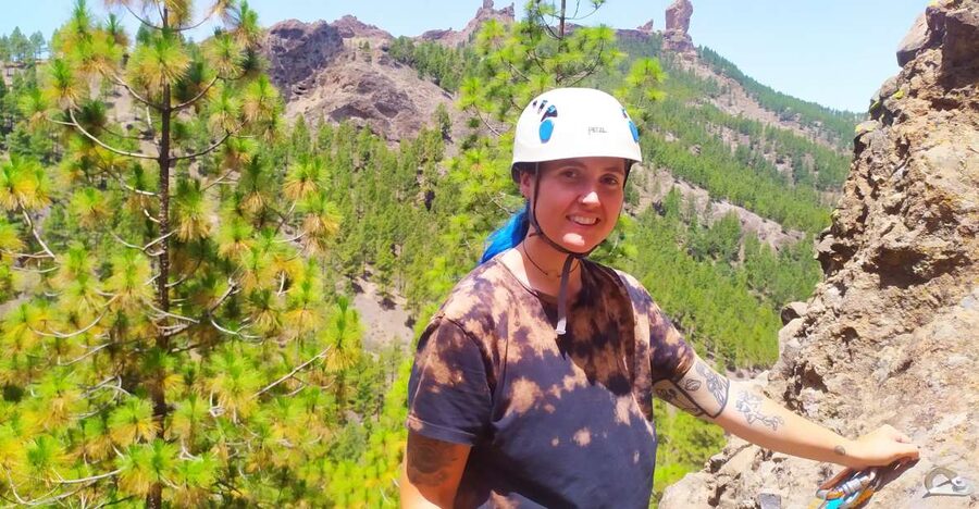 Las Palmas: Sunset Mountain Climbing Trip Near Roque Nublo - Rock walls among Gran Canaria’s pines