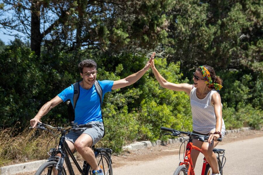 Lecce: Bike Rental (City, Trekking, E-Bikes) - Taking a trekking bike toward the coast