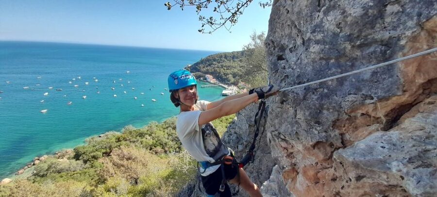 Lisbon: Via Ferrata Setubal's Arrábida Natural Park - Arrival at Creiro Beach and the safety briefing