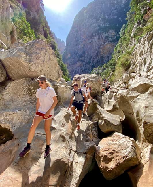 Mallorca: Torrent de Pareis trekking Adventure - Sa Calobra gives the route a clear finish