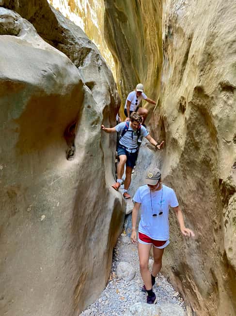 Mallorca: Torrent de Pareis trekking Adventure - Guides, languages, and group atmosphere