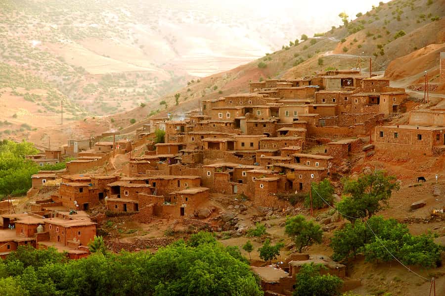 Marrakech: 2-Day Atlas Villages Trekking Tour - Local crafts, henna, and the parts you can skip