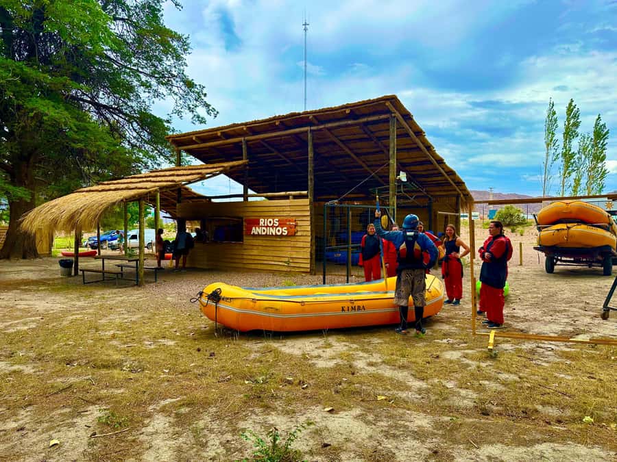 Mendoza: Trekking, Abseiling and Zipline - Who will enjoy this outing most?