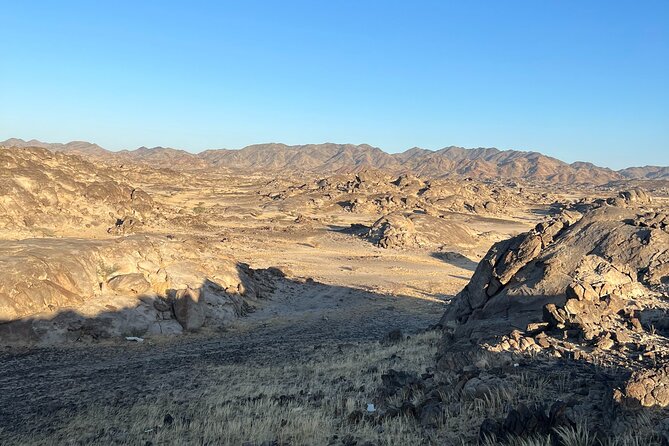 Moon Mountain Hike from Jeddah City - Who should book this experience?