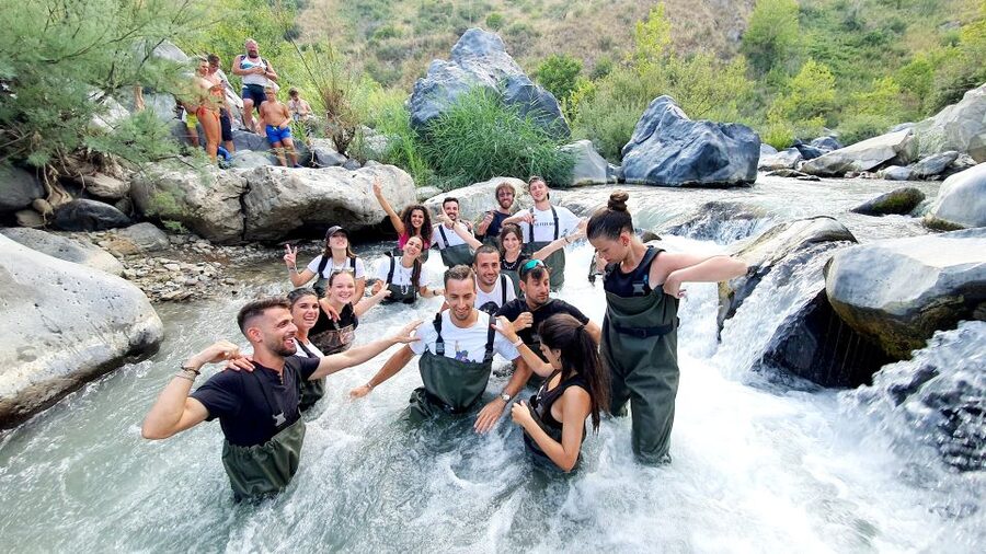 Motta Camastra: River Trekking Tour in the Alcantara Gorges - How the river guide affects the experience