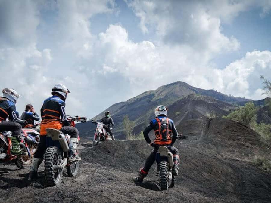Mount Batur: Sunrise Dirt Bike Trek with Trained Riders - Starting in Bali and reaching Kintamani